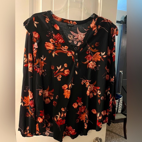 Torrid Black and Red Floral Blouse - Picture 2 of 4